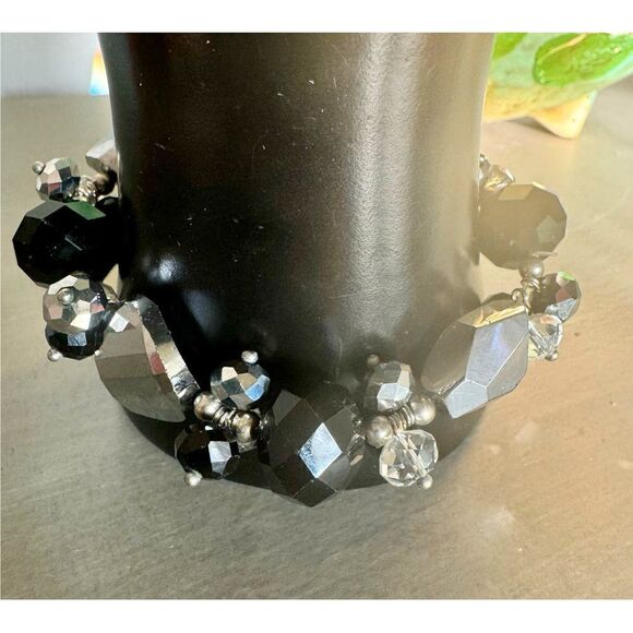 Vintage Reflective Rhinestone and Crystal stretch bracelet, No tag - Picture 2 of 2